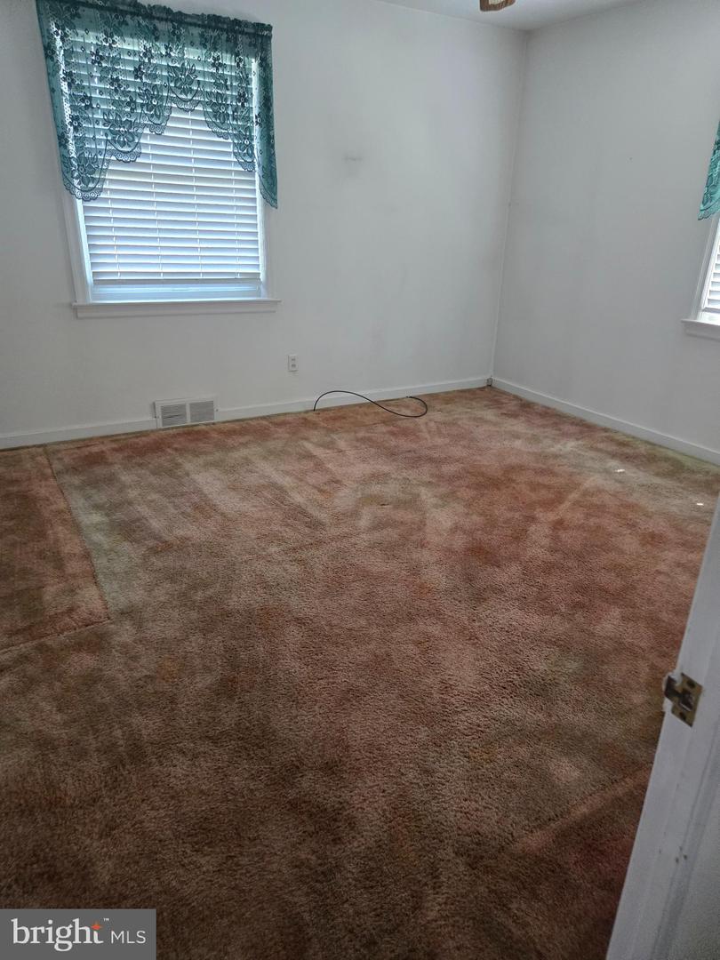220 Edgewood Rd Property Photo 12