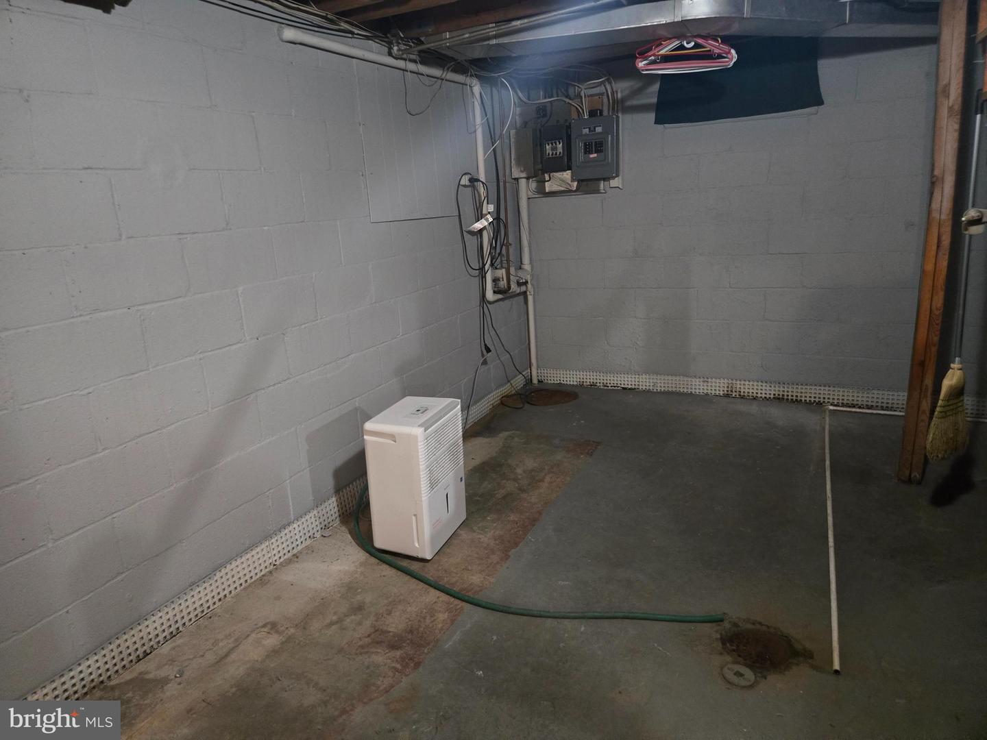 220 Edgewood Rd Property Photo 20
