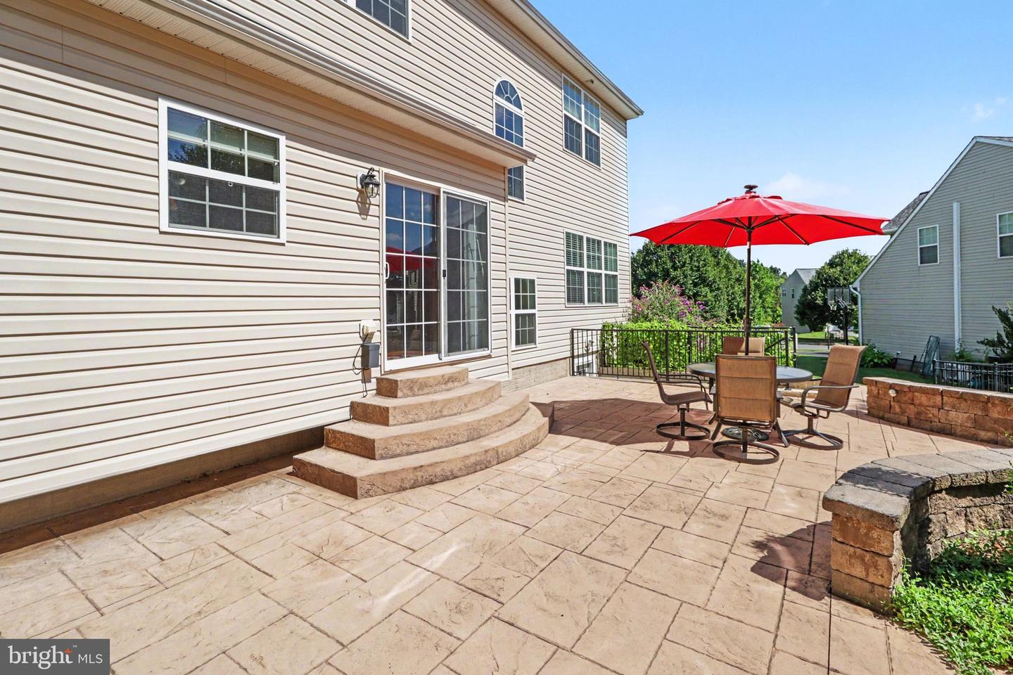 108 Cobblestone Way Property Photo 4