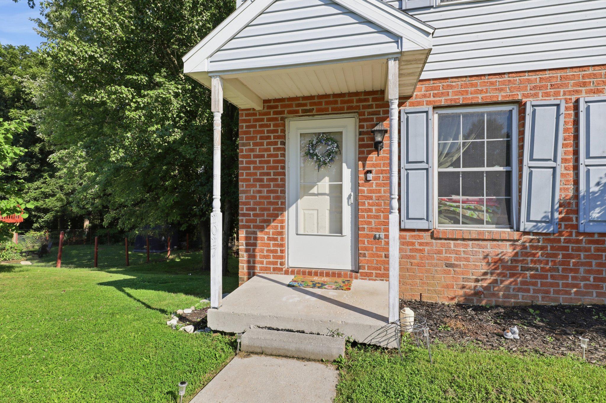 2027 Wyatt Cir Property Photo 3