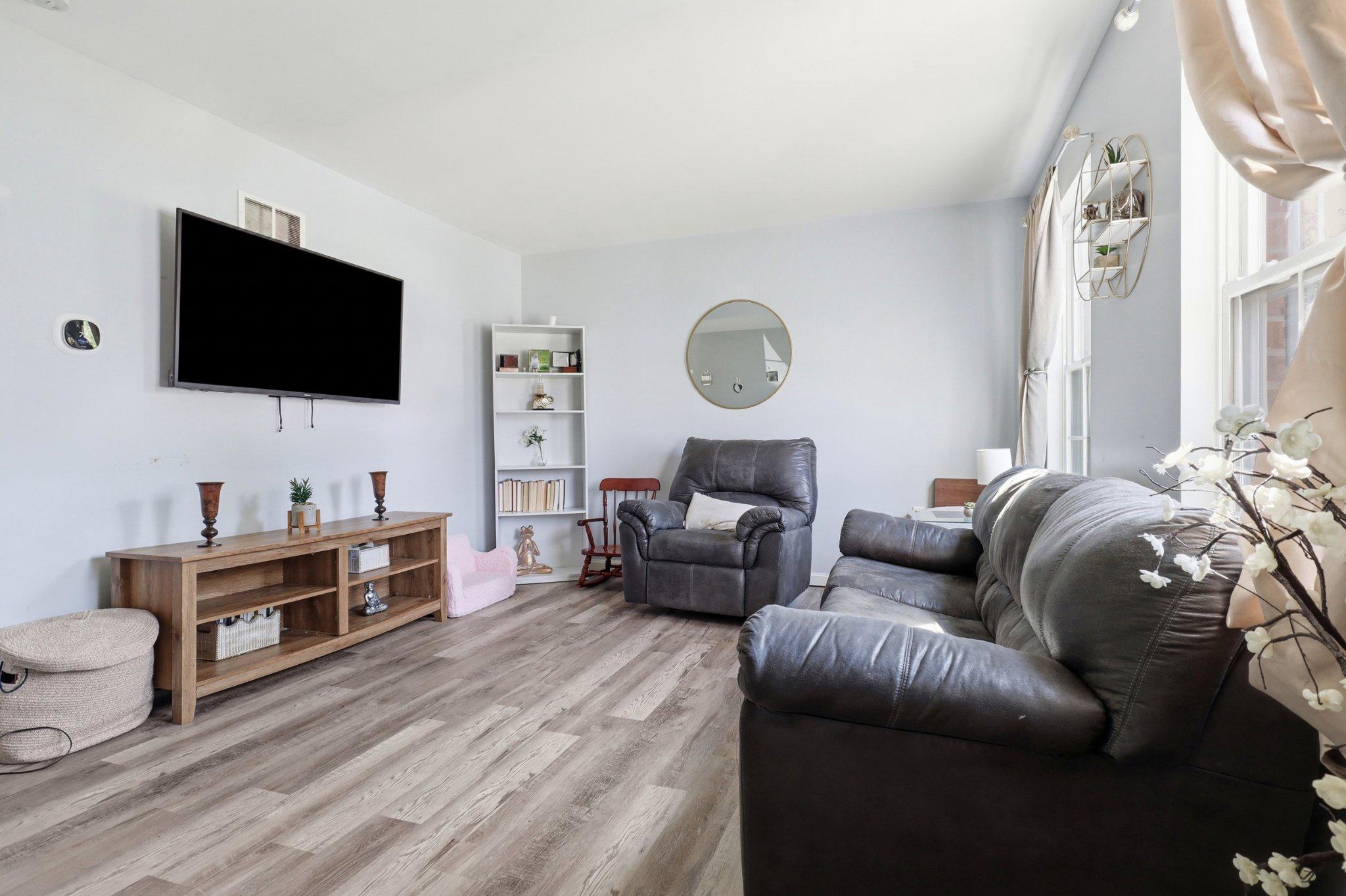 2027 Wyatt Cir Property Photo 4
