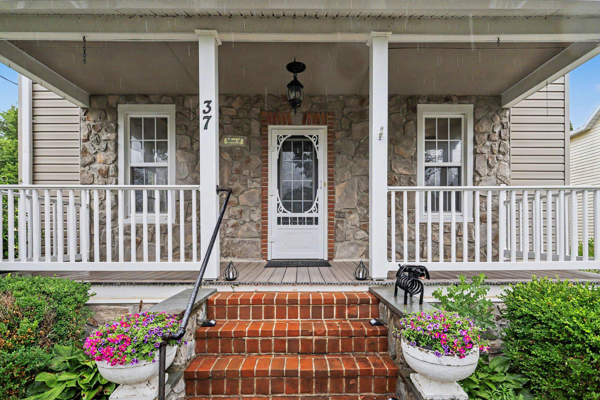 37 High Street Property Photo 2