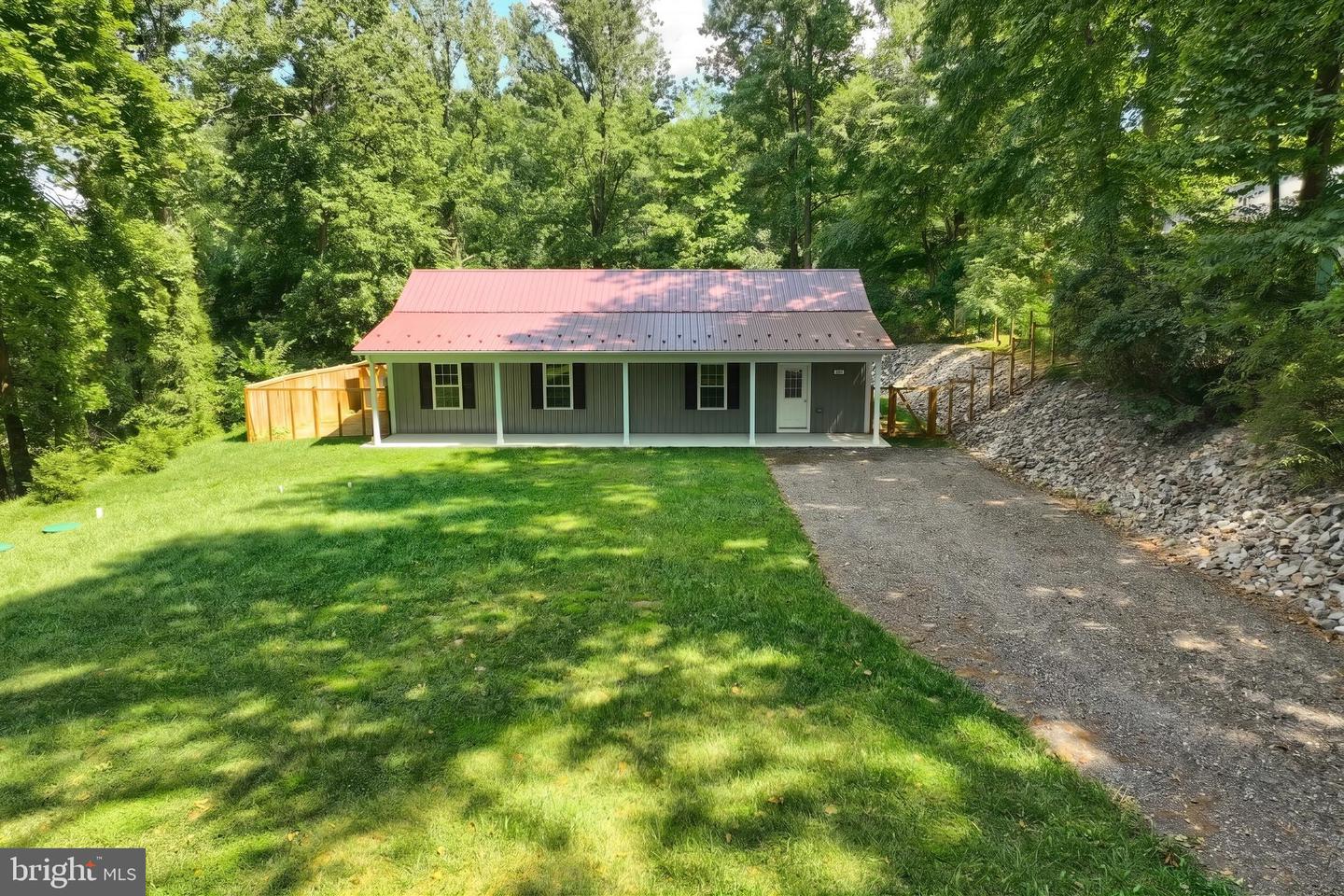 251 Highview Dr Property Photo 2