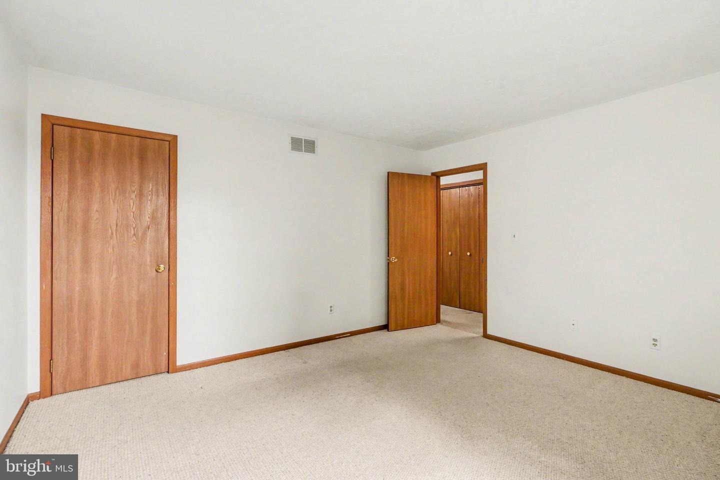 217 Georgetown Cir Property Photo 15