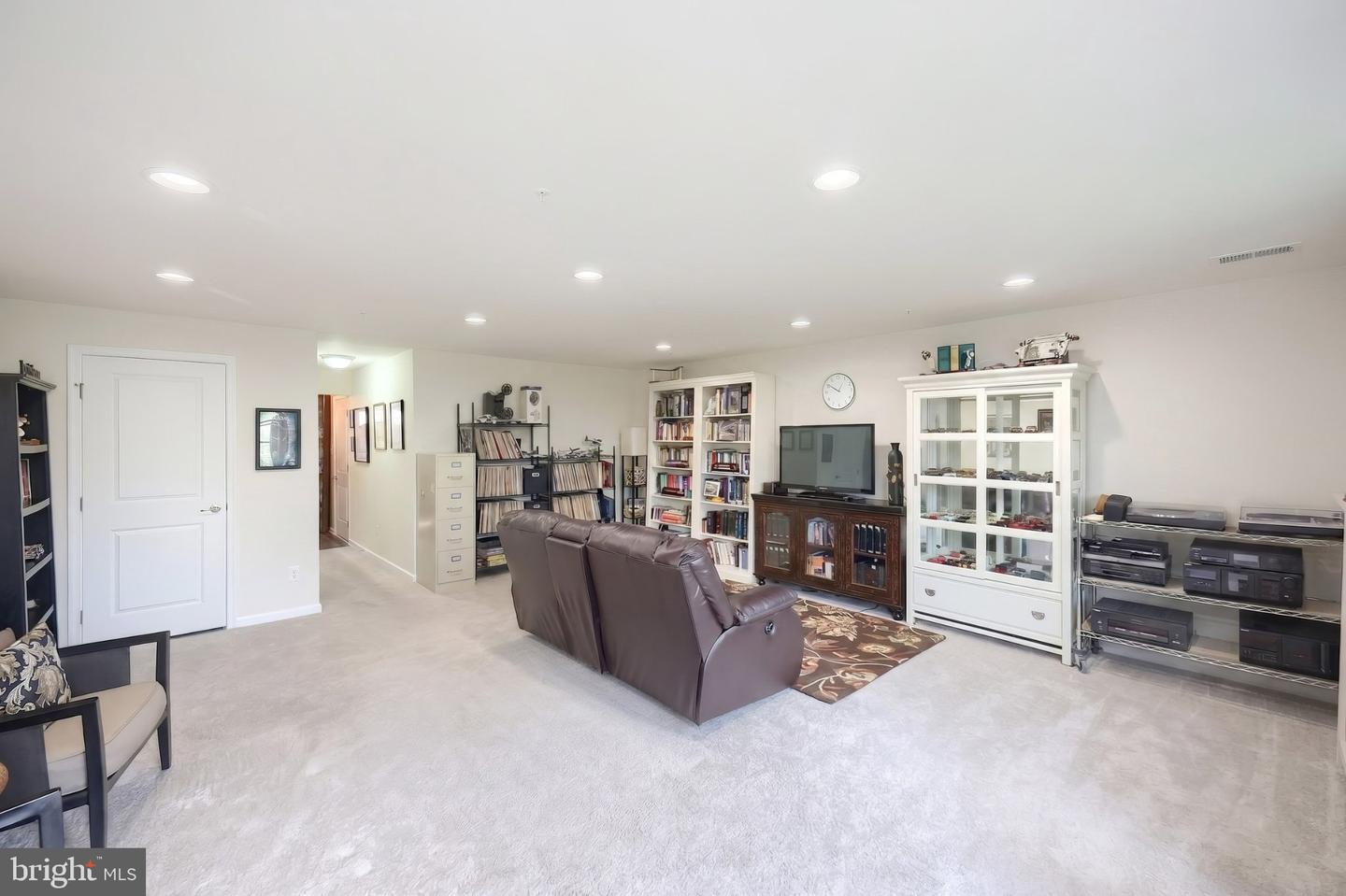 915 Brechin Ln #46 Property Photo 17