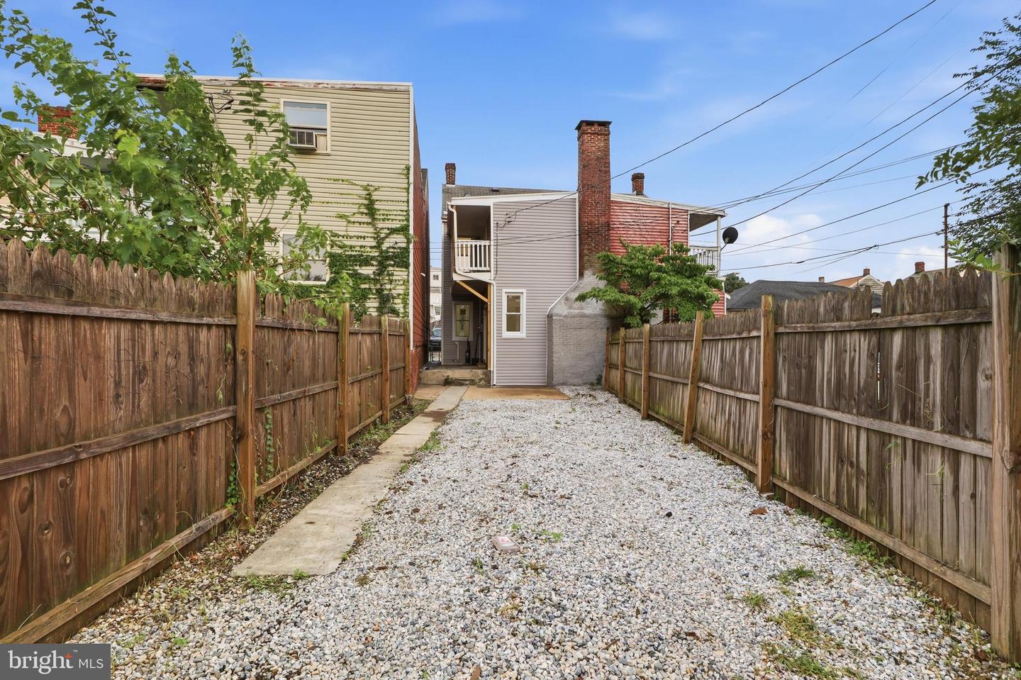 715 E Clarke Ave Property Photo 35