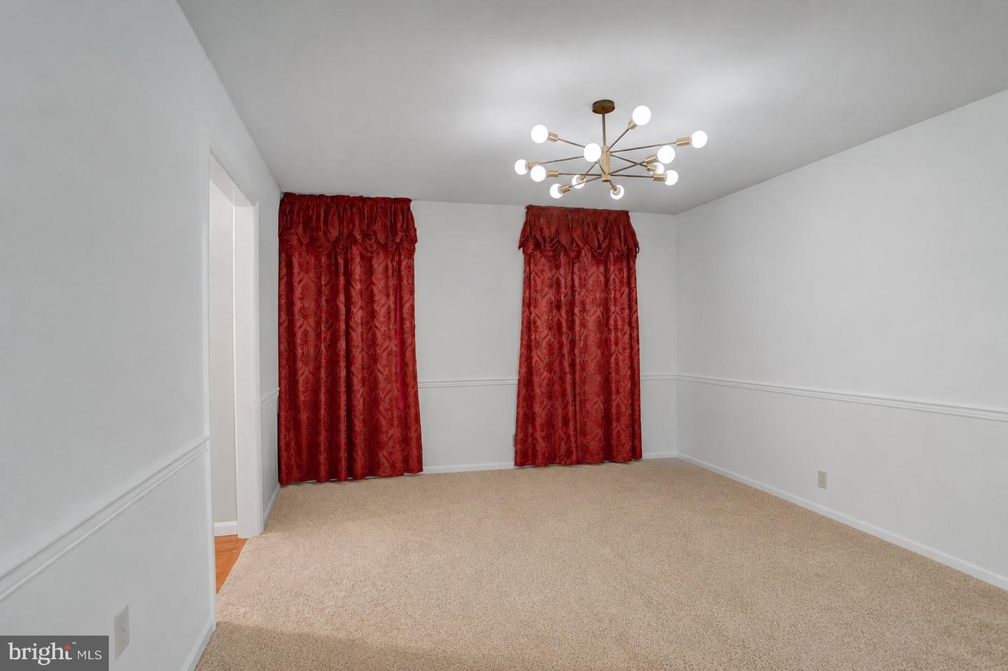 120 Riding Silks Ln Property Photo 7