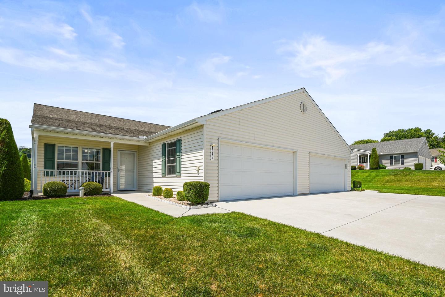 1352 PLEASANT VIEW DR #80 Property Photo 1