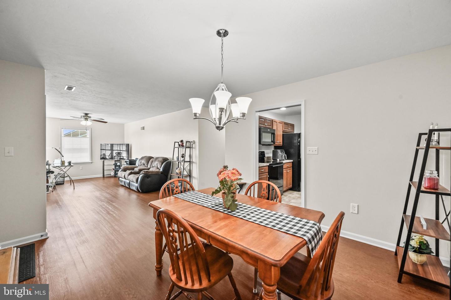 1352 Pleasant View Dr #80 Property Photo 5