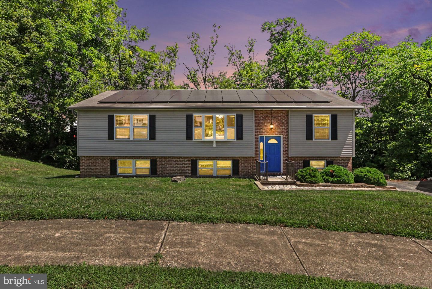 180 Hazel Dr Property Photo 1