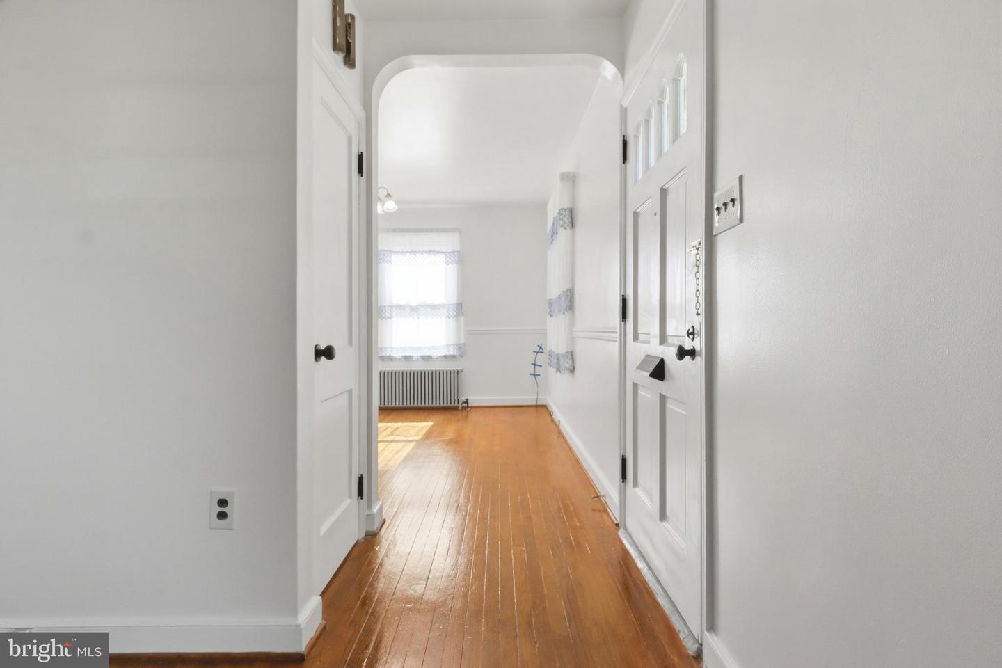 1530 E Philadelphia St Property Photo 5
