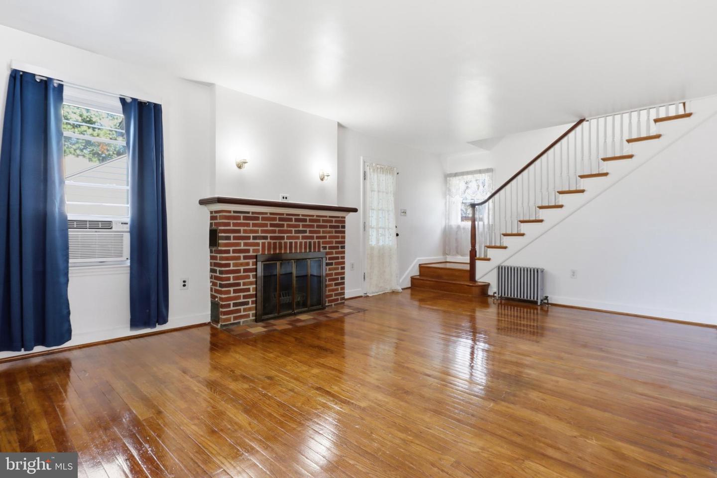 1530 E Philadelphia St Property Photo 13