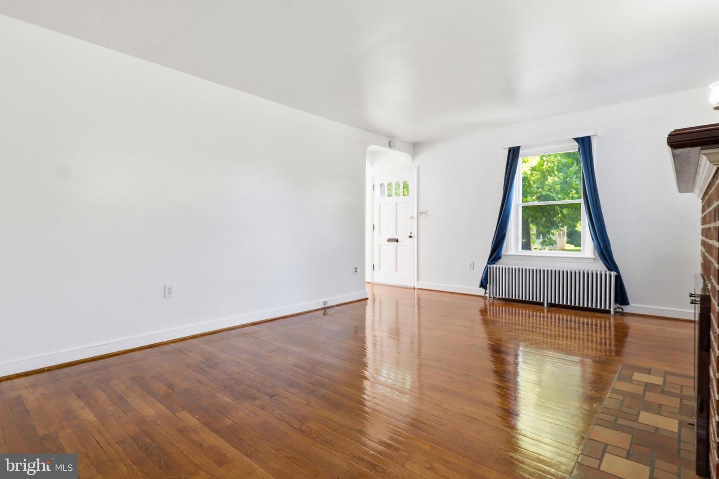 1530 E Philadelphia St Property Photo 14