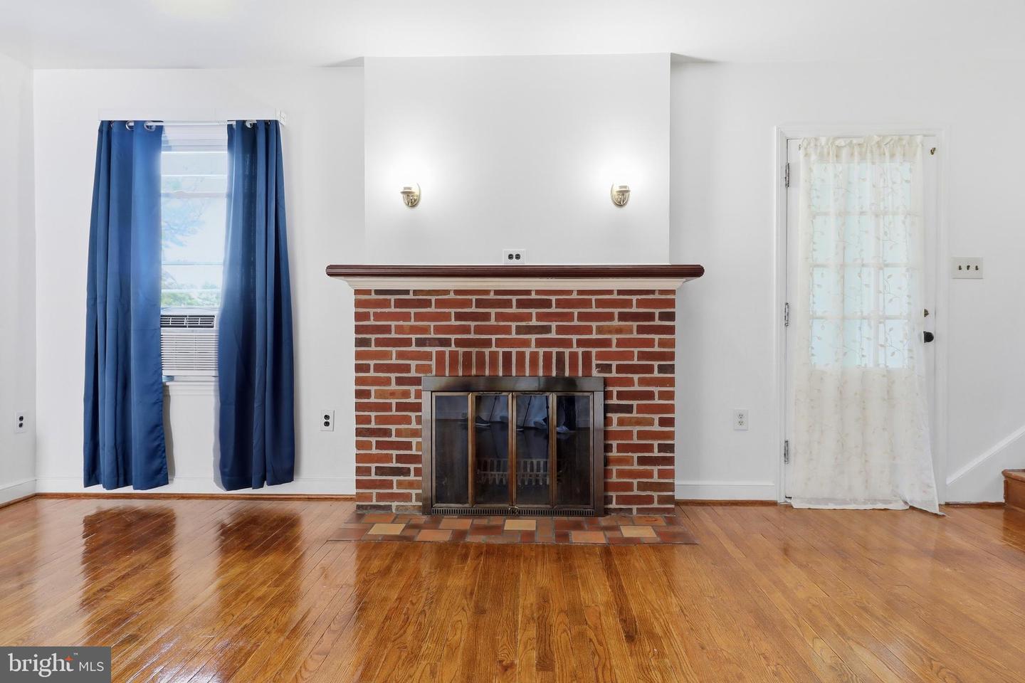 1530 E Philadelphia St Property Photo 16