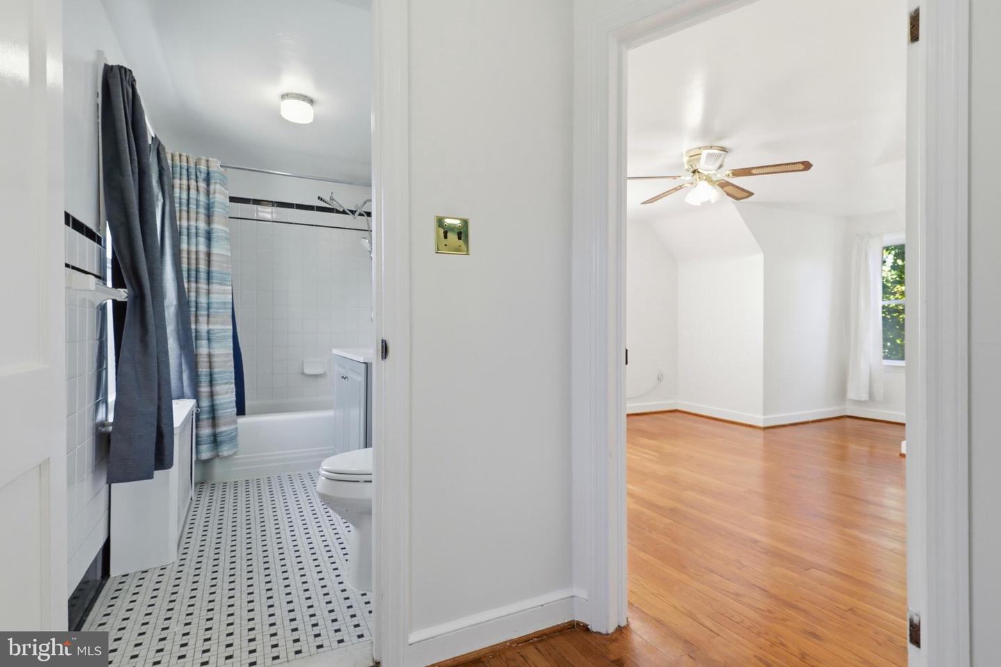 1530 E Philadelphia St Property Photo 20