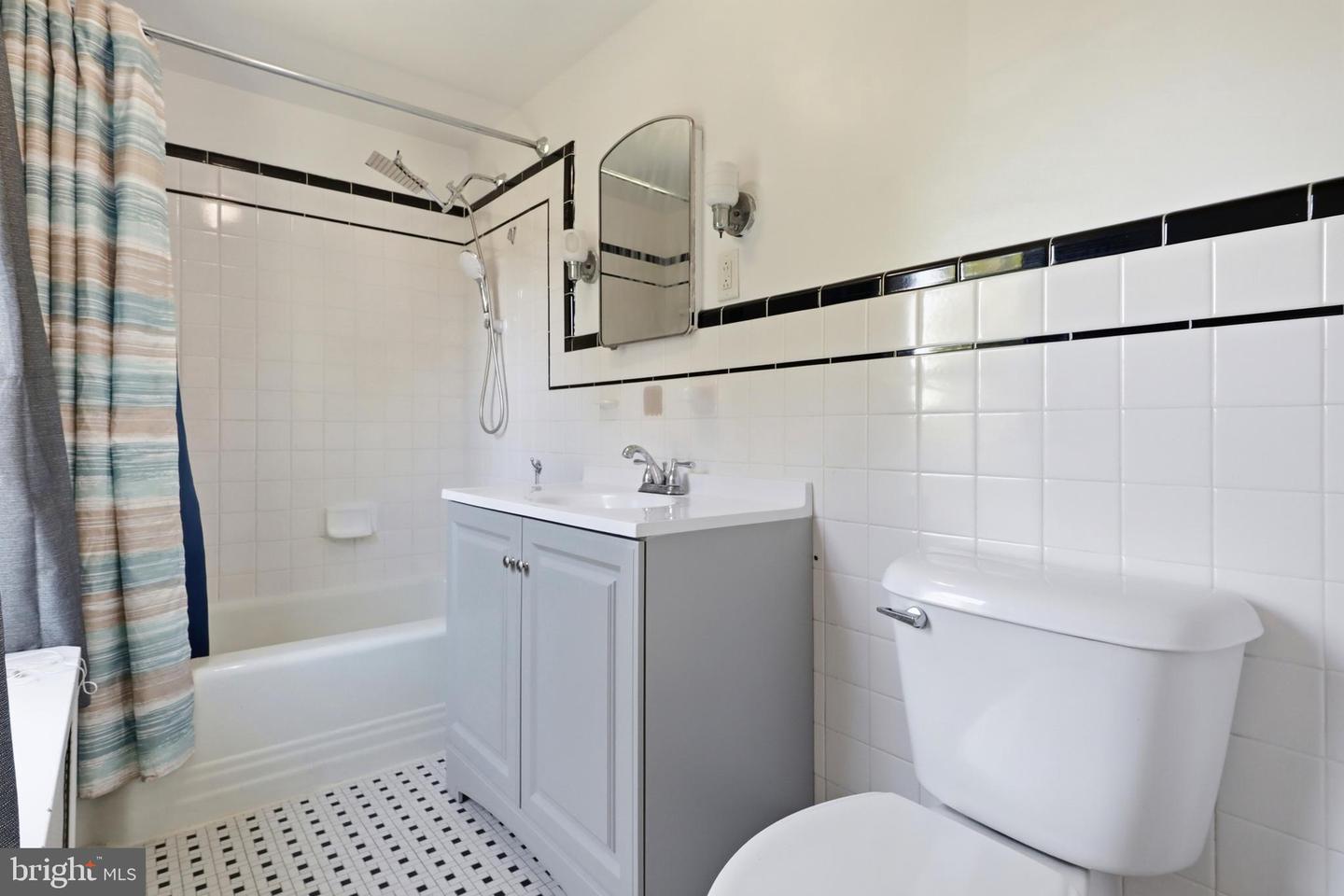 1530 E Philadelphia St Property Photo 21