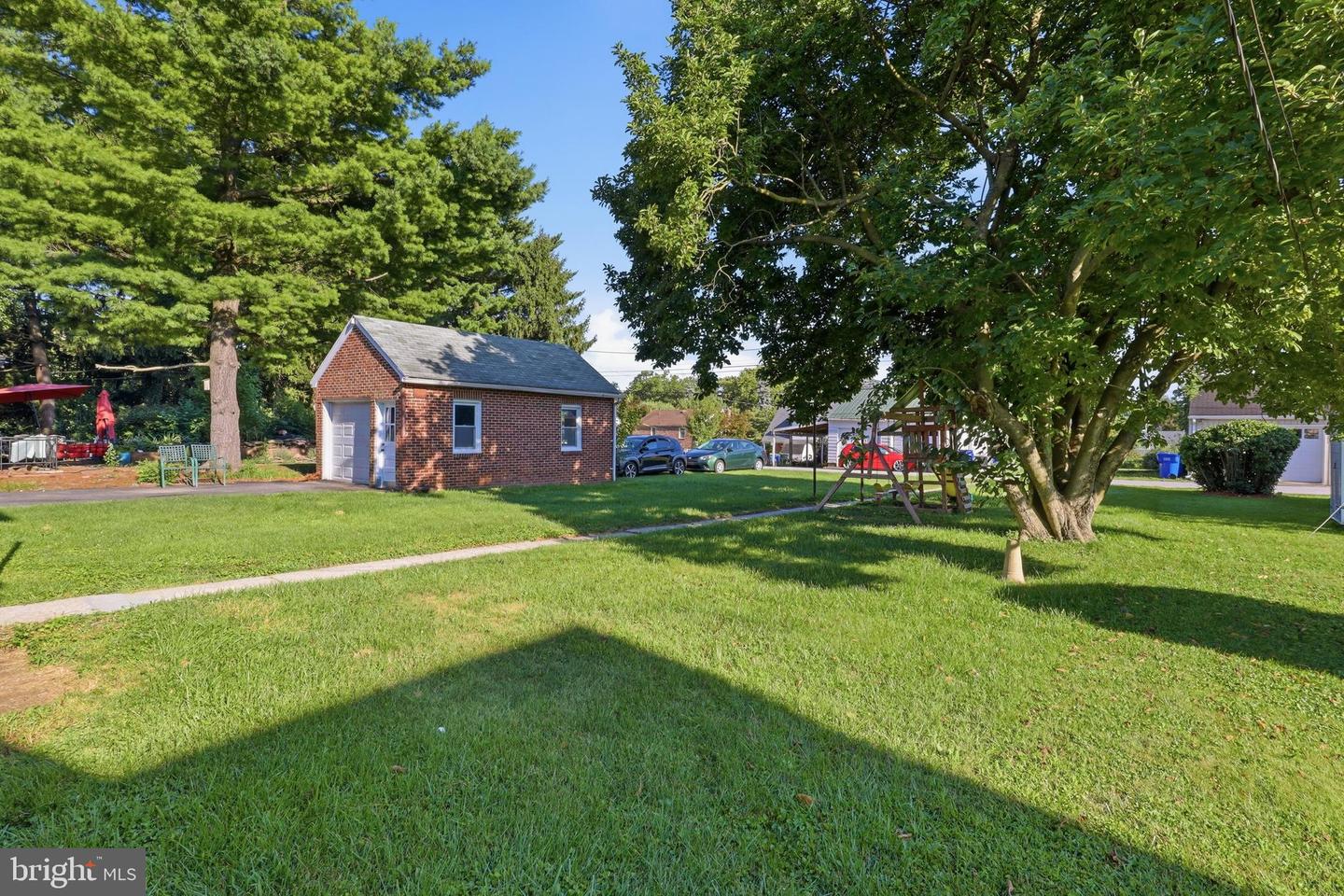 1530 E Philadelphia St Property Photo 35