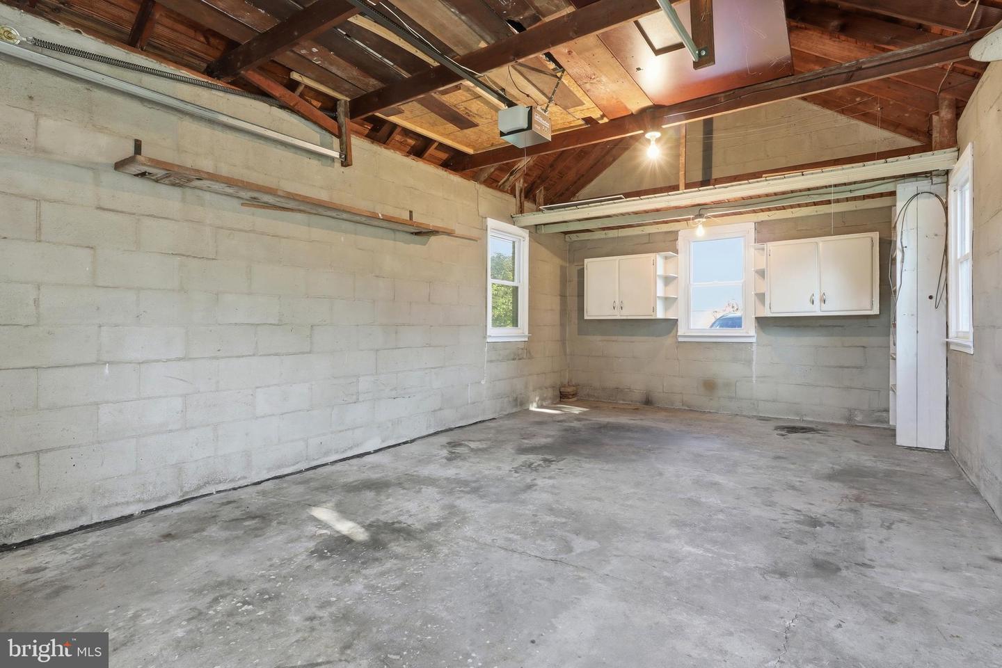 1530 E Philadelphia St Property Photo 40