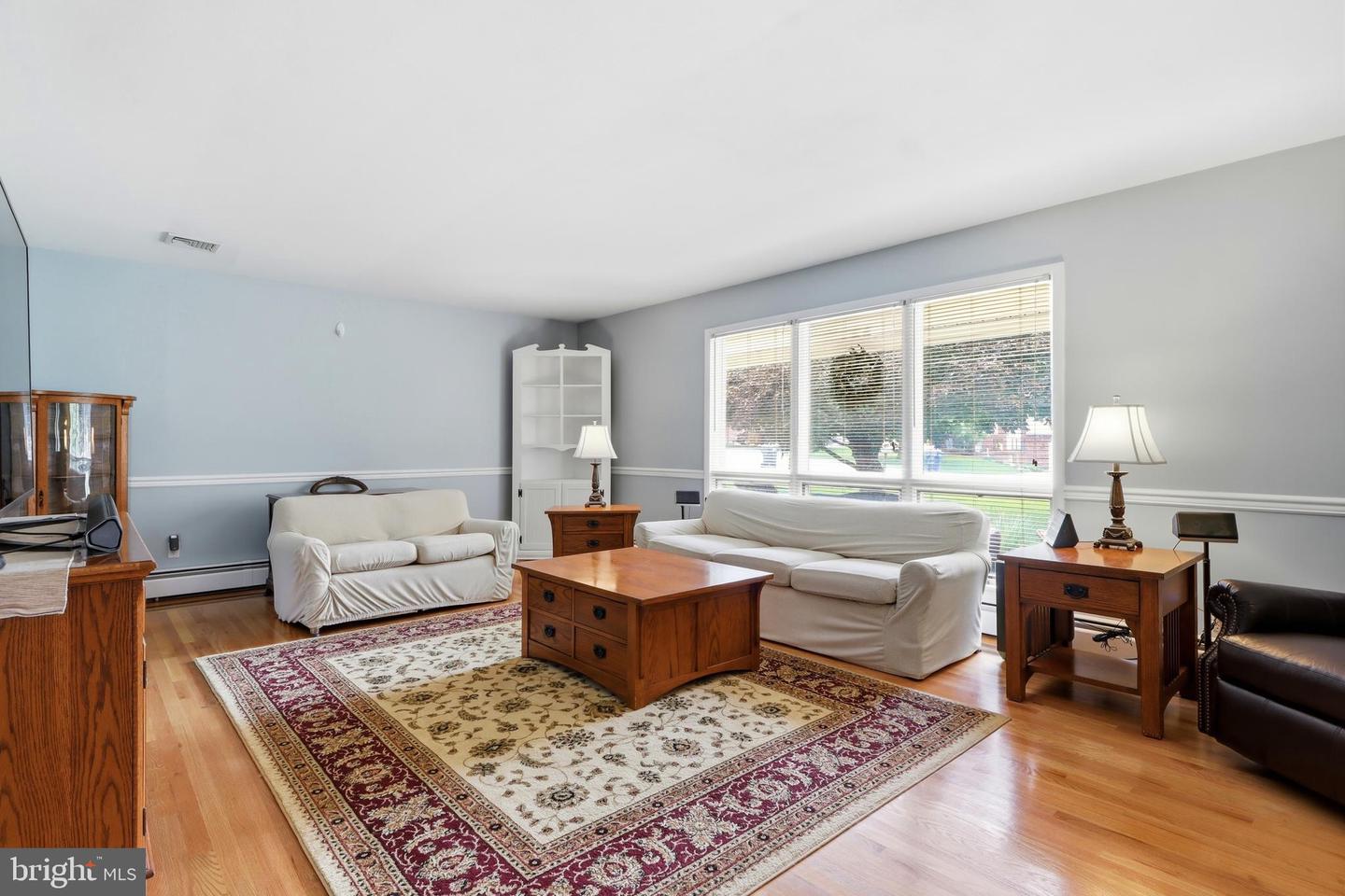 11 Springwood Ave Property Photo 5