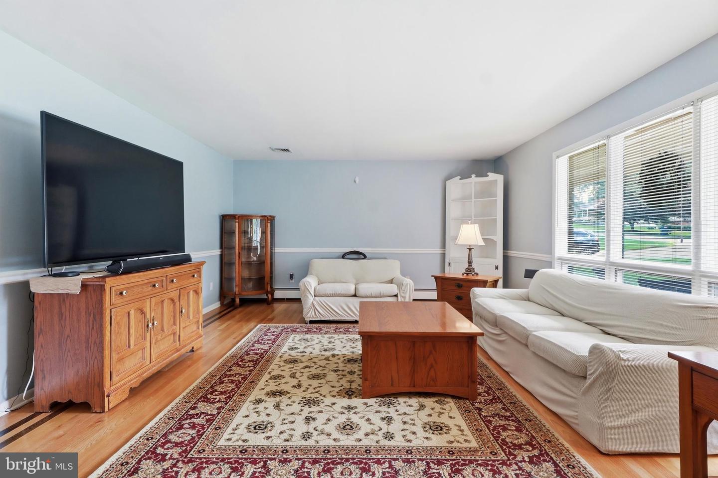 11 Springwood Ave Property Photo 7