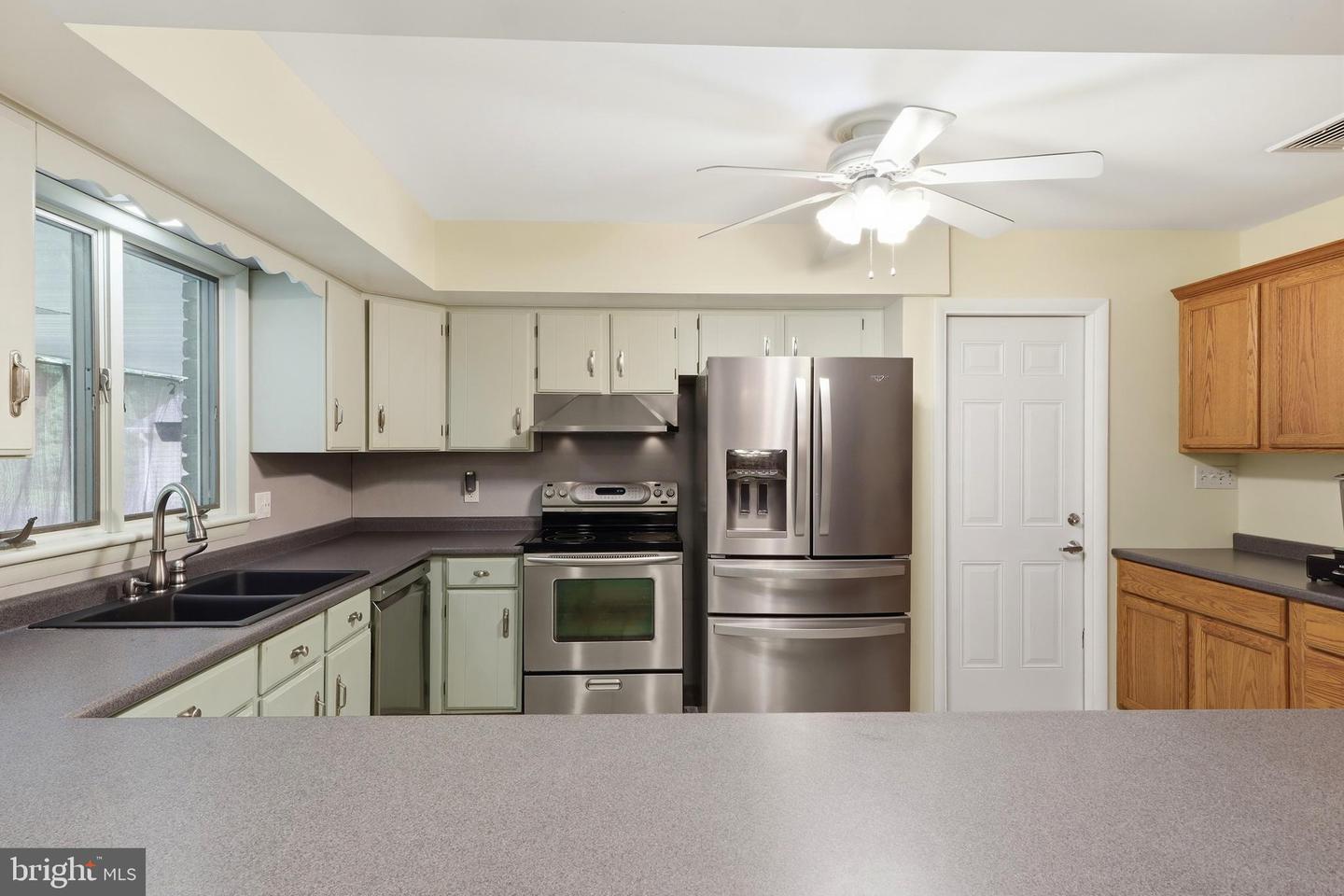 11 Springwood Ave Property Photo 14