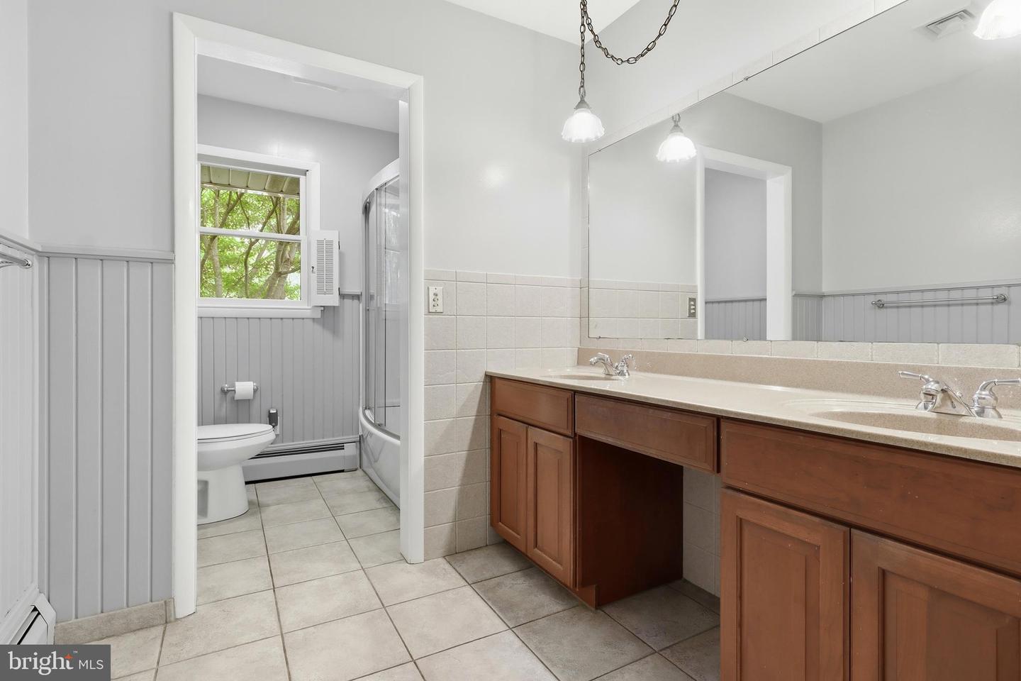 11 Springwood Ave Property Photo 23