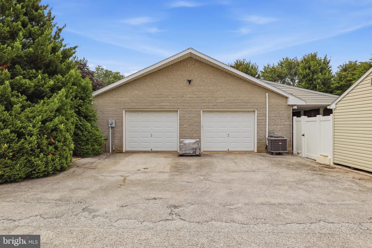 11 Springwood Ave Property Photo 39