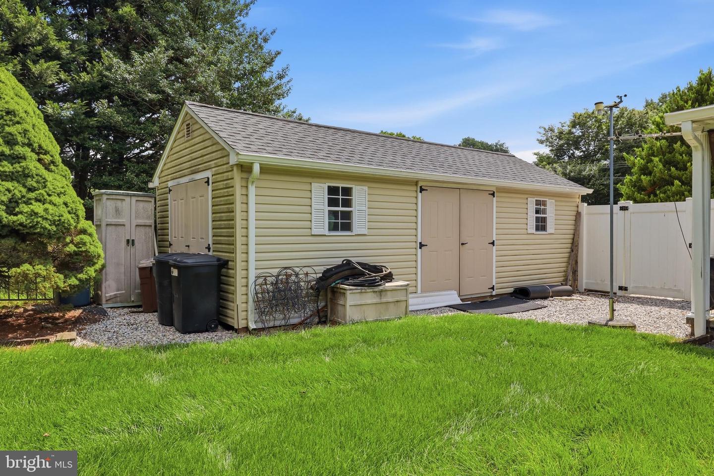 11 Springwood Ave Property Photo 45