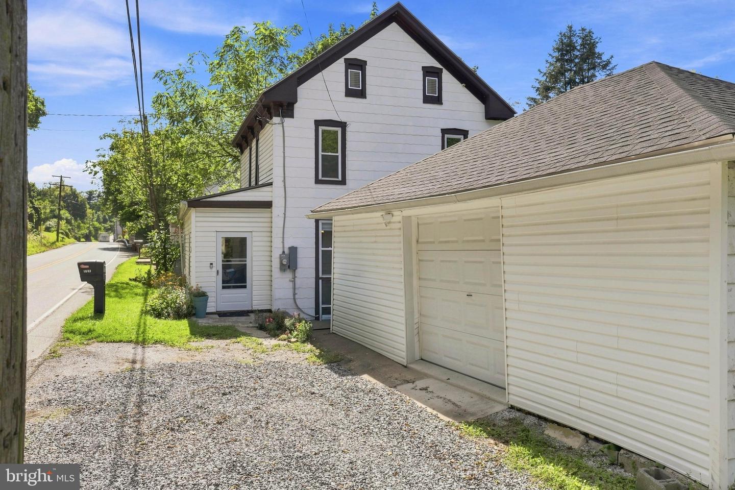 1883 Craley Rd Property Photo 1