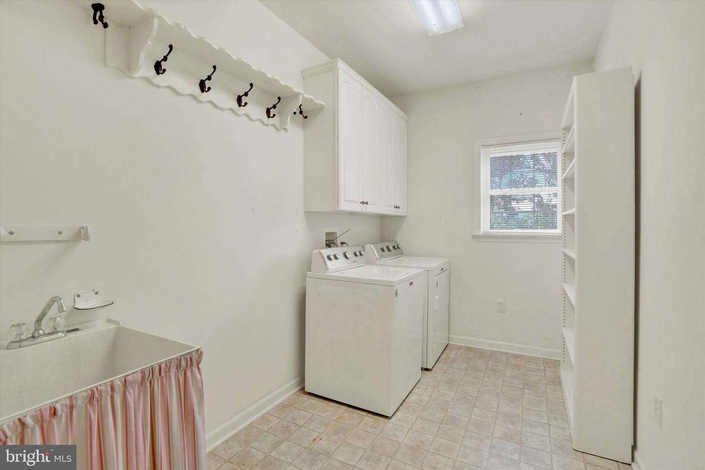 123 Livia Ln Property Photo 24