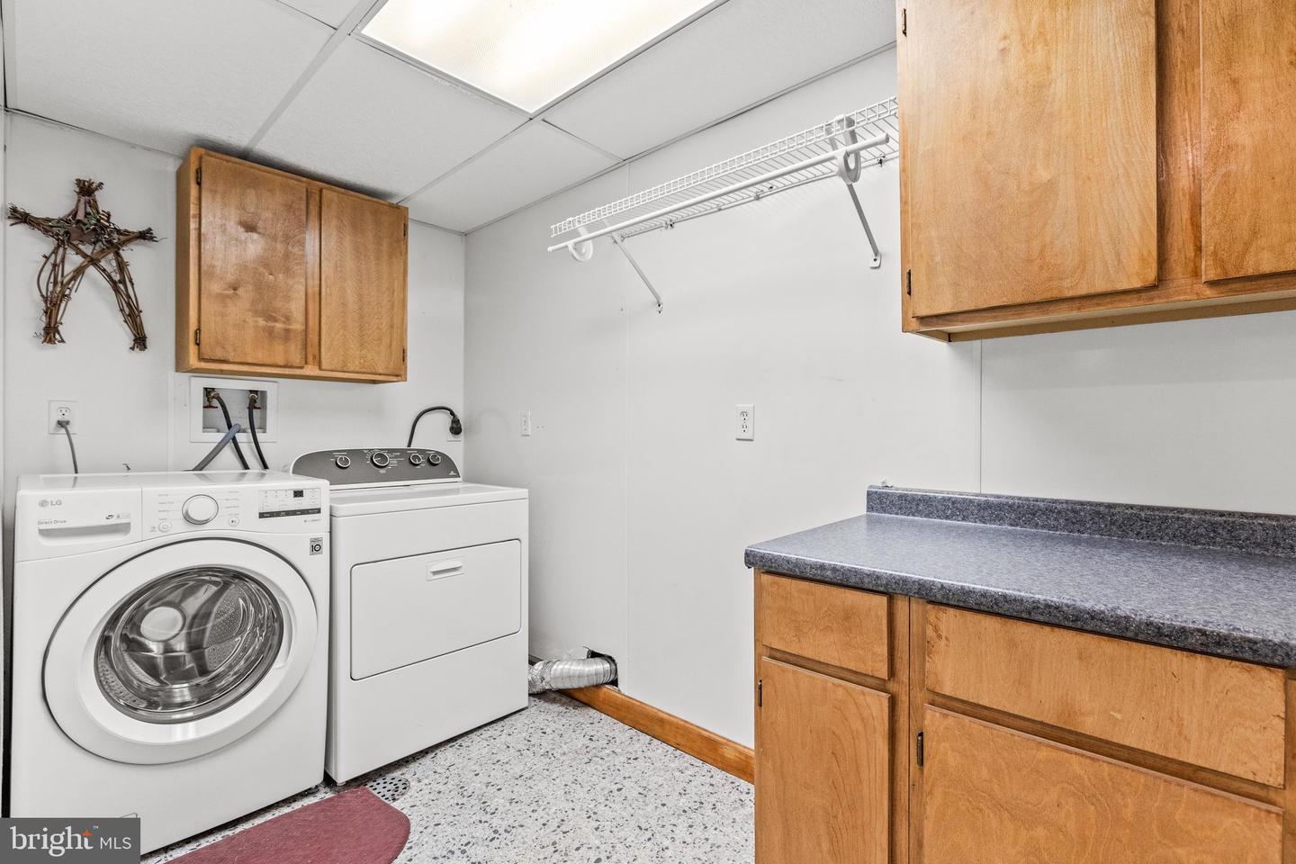 50 Sheridan Dr Property Photo 42