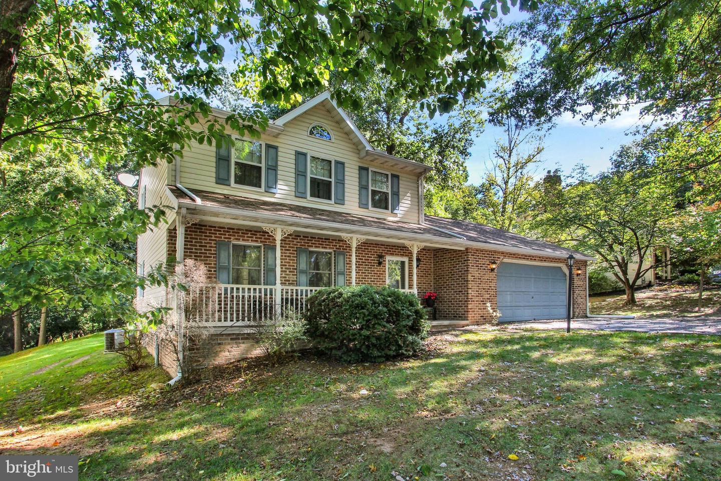 141 OAK HILLS DR Property Photo 1