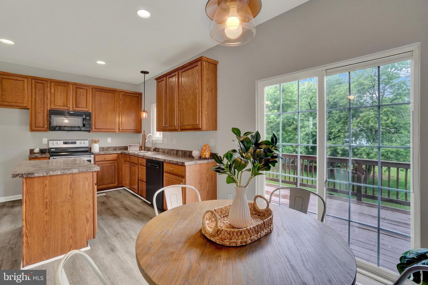 4129 Strawbridge Ct Property Photo 6