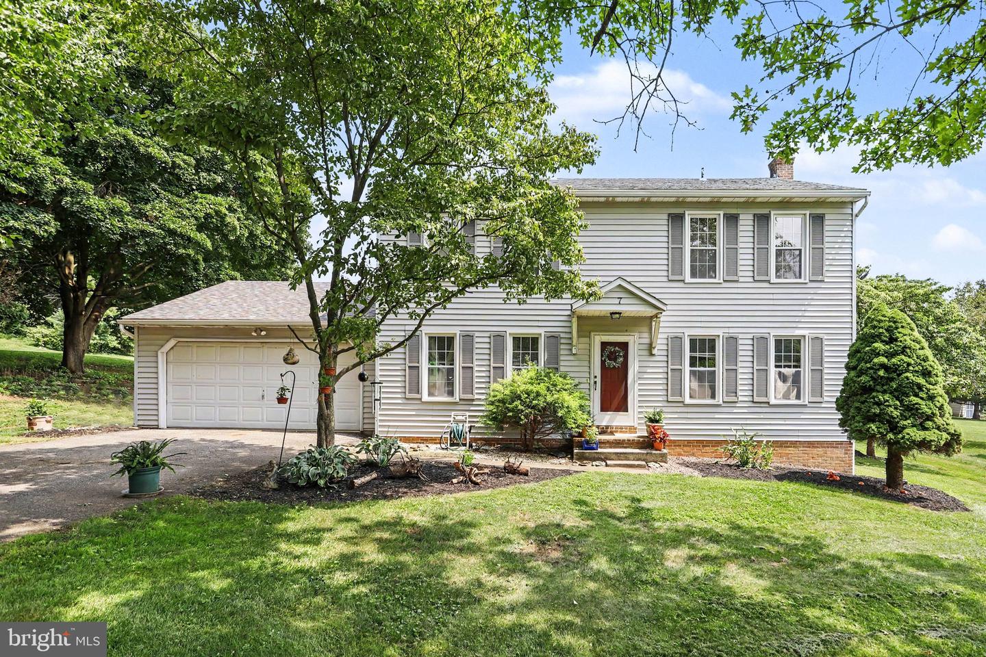 7 CARDINAL DR