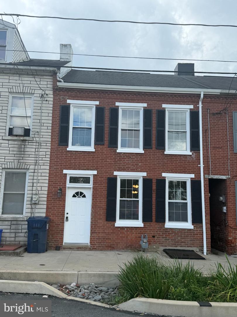 322 S Front St Property Photo 45