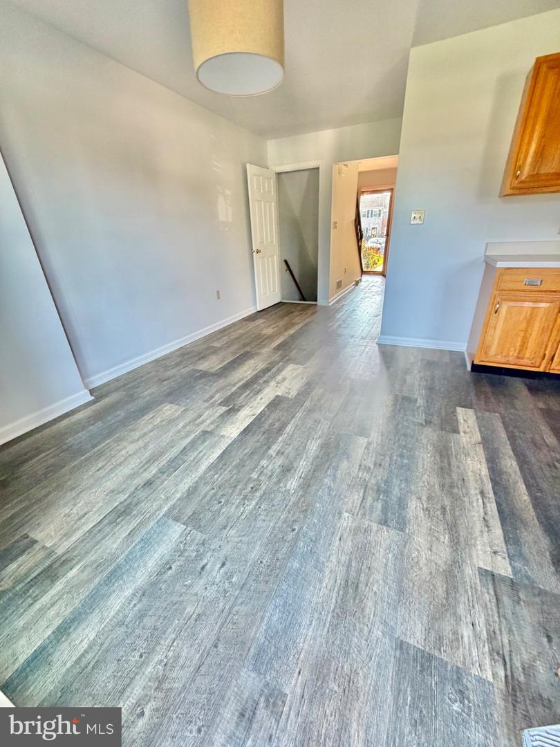 455 Peppermill Ln Property Photo 10