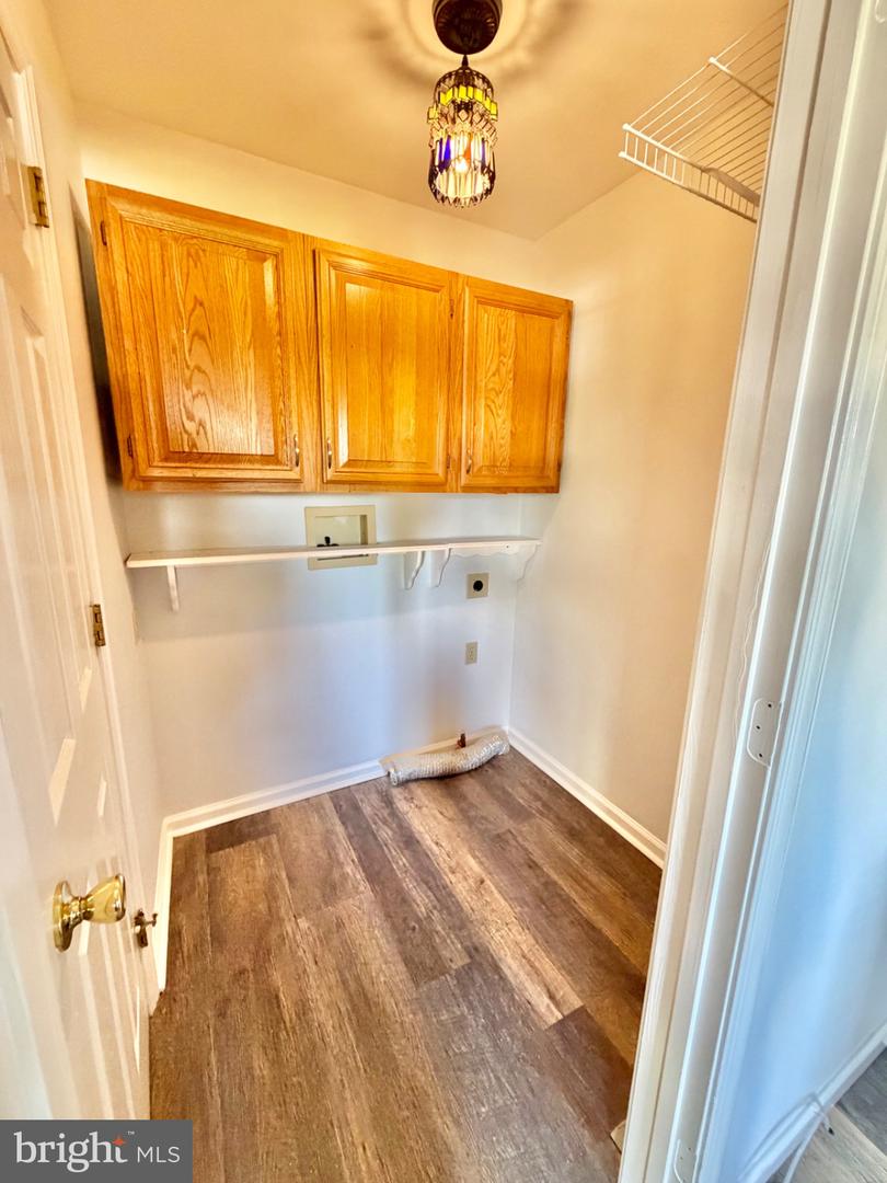 455 Peppermill Ln Property Photo 15