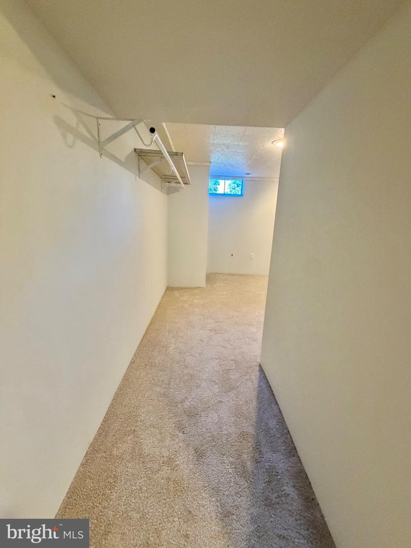 455 Peppermill Ln Property Photo 25