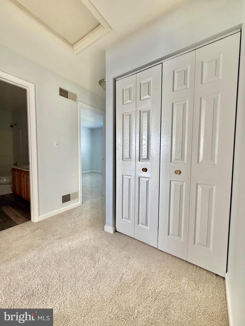 455 Peppermill Ln Property Photo 30