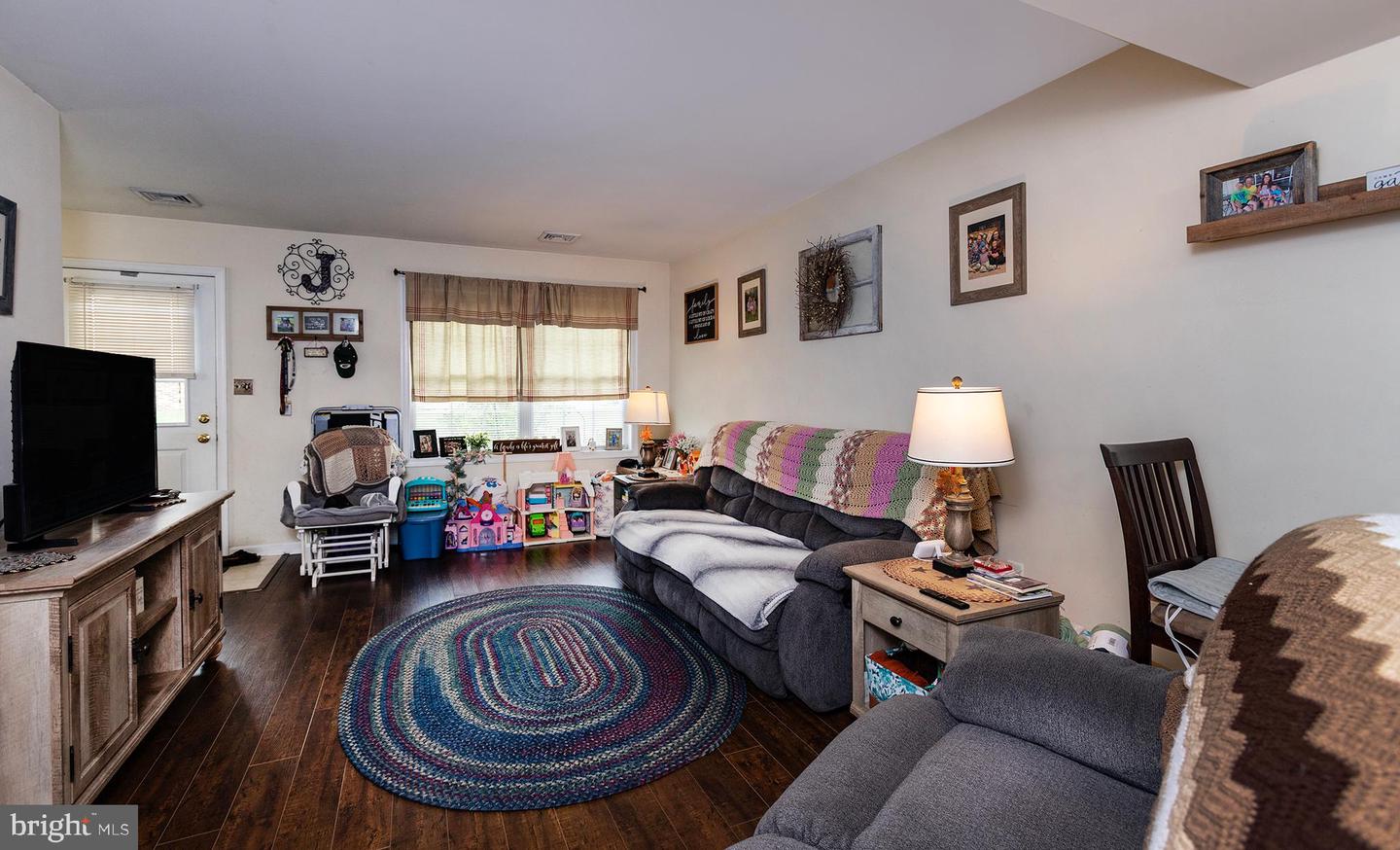 2 Property Photo 32