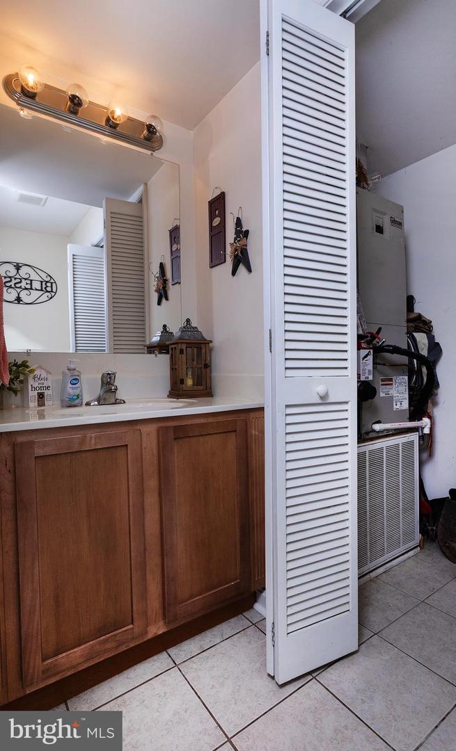 2 Property Photo 36