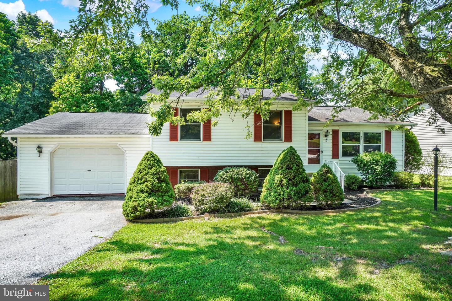 15 Loop Dr Property Photo 1