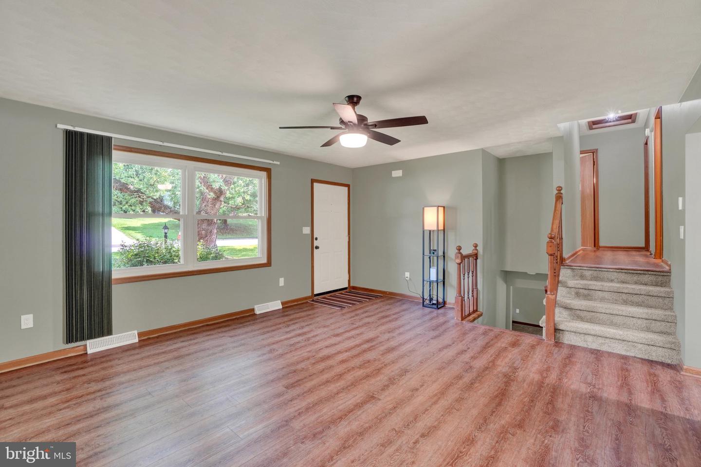 15 Loop Dr Property Photo 2