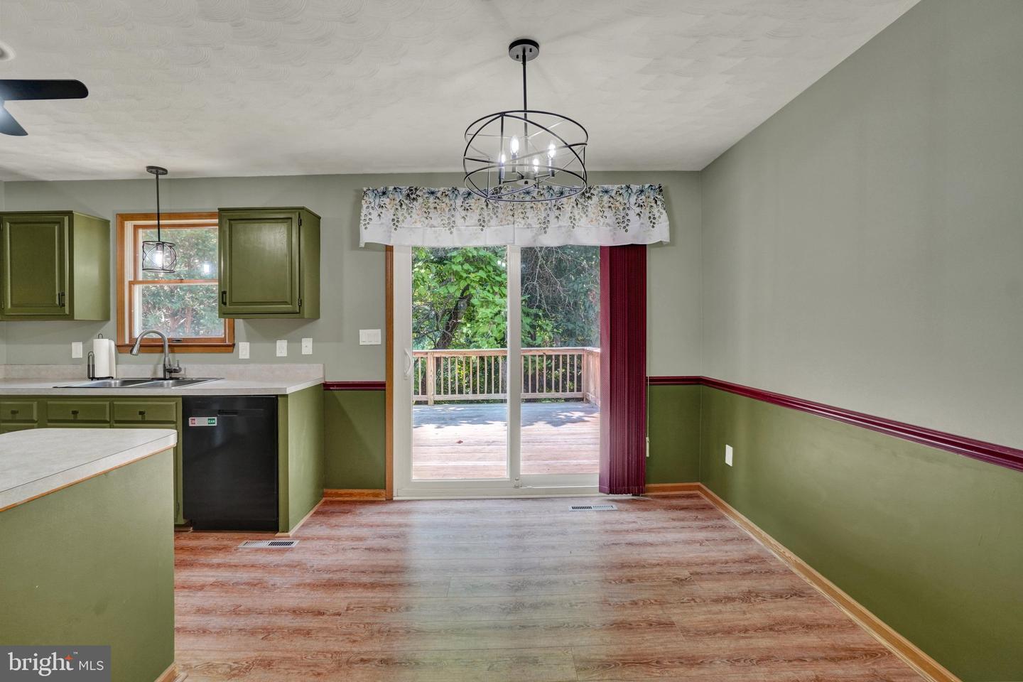 15 Loop Dr Property Photo 4