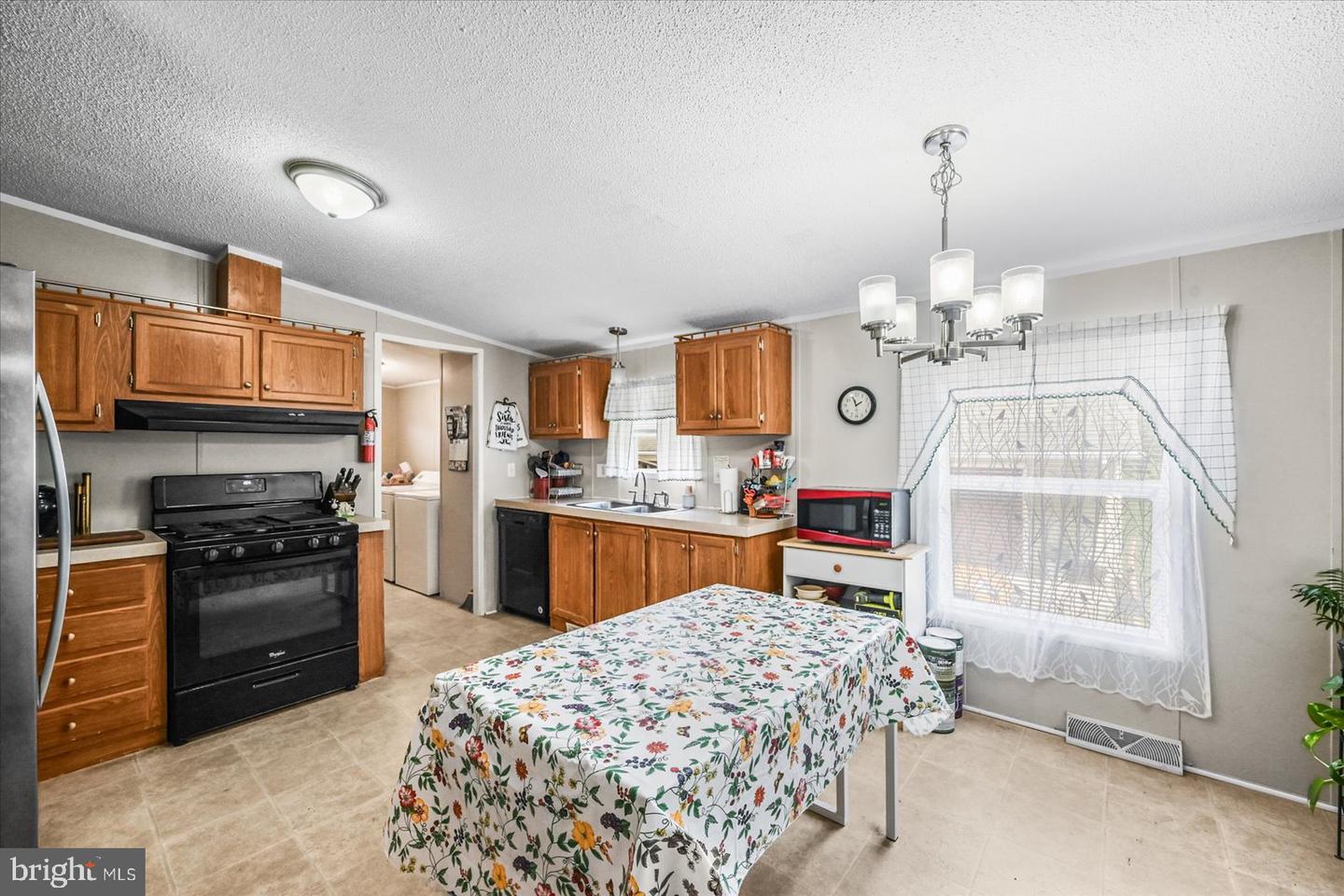 68 Dew Drop Rd Property Photo 4