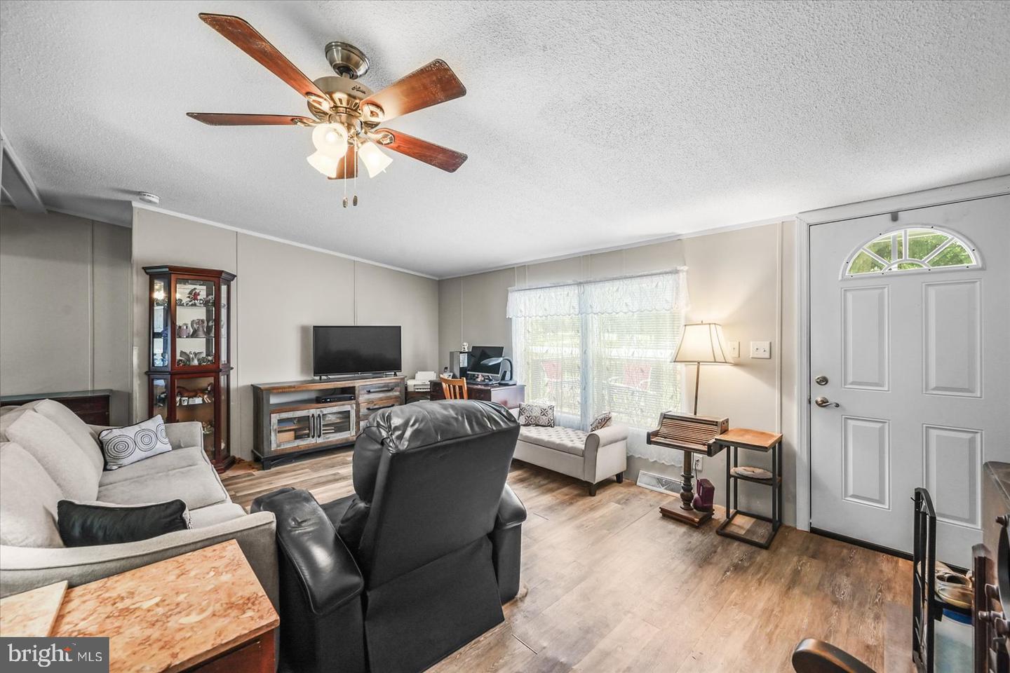 68 Dew Drop Rd Property Photo 8