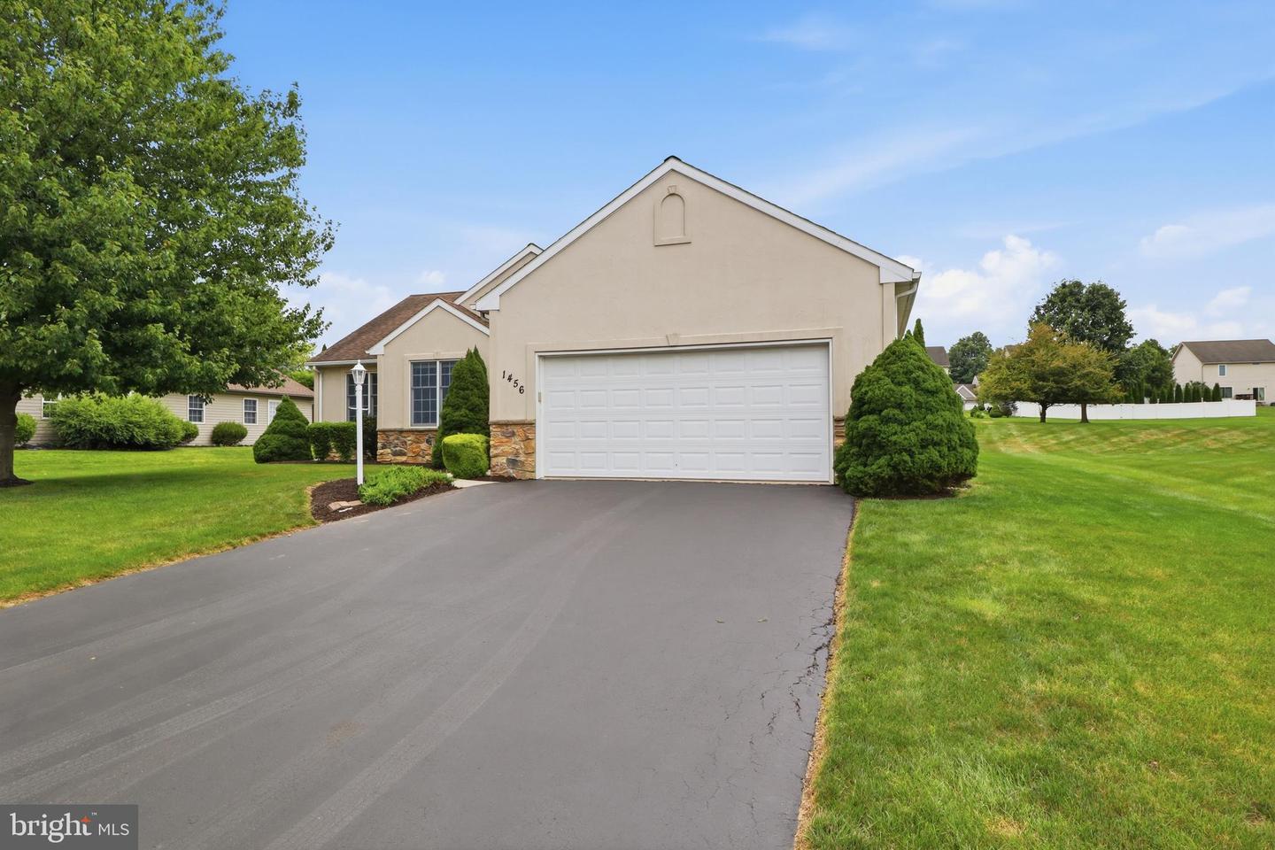1456 Wheatfield Dr Property Photo 3