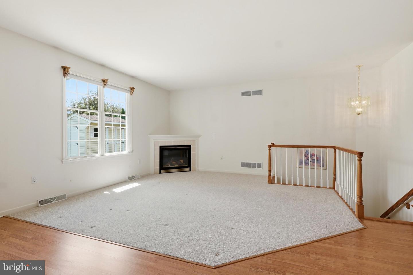 1456 Wheatfield Dr Property Photo 4