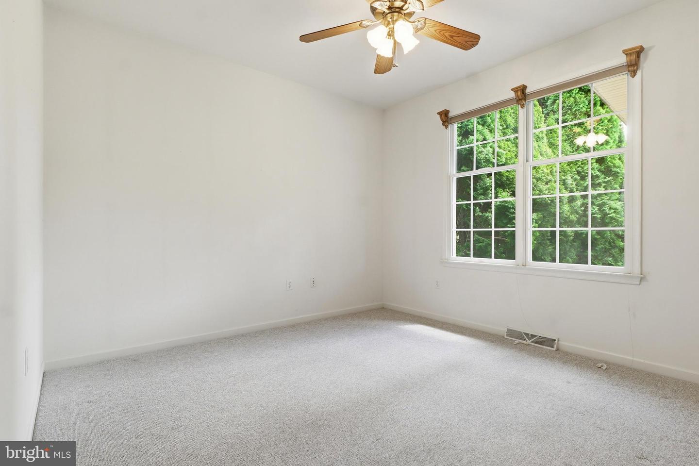 1456 Wheatfield Dr Property Photo 7