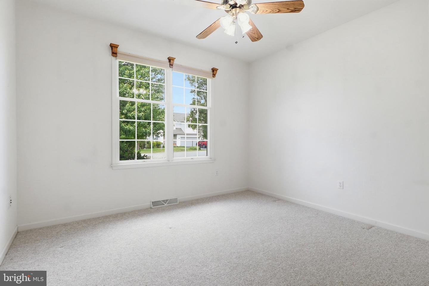 1456 Wheatfield Dr Property Photo 8
